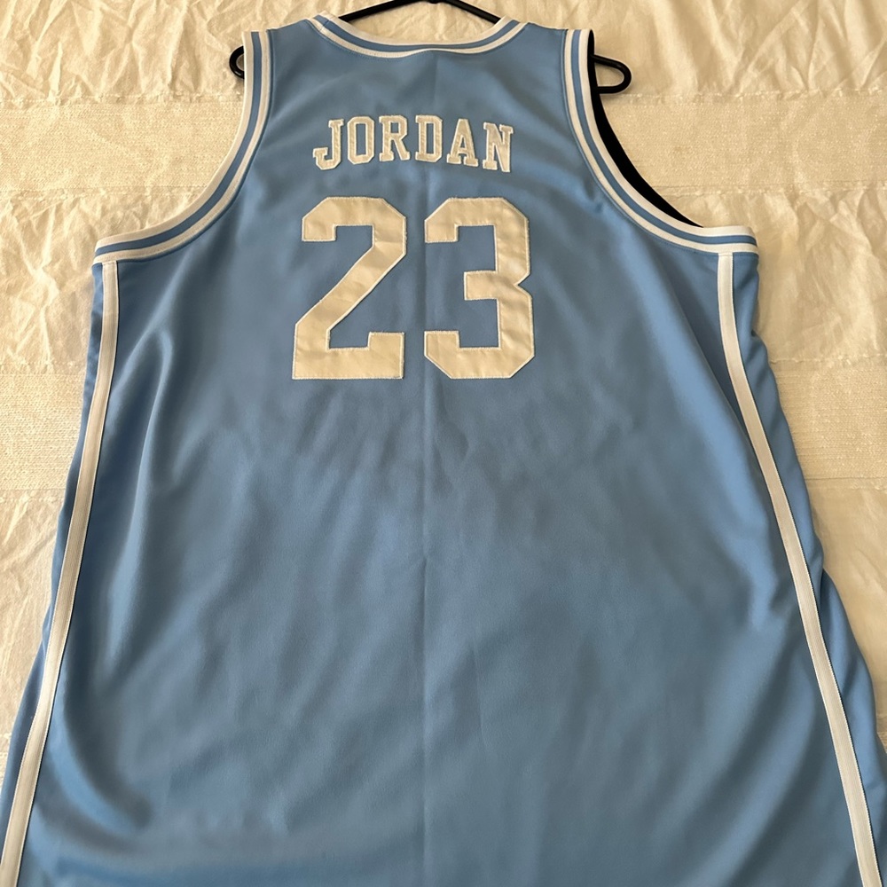 Men’s North Carolina Jordan jersey